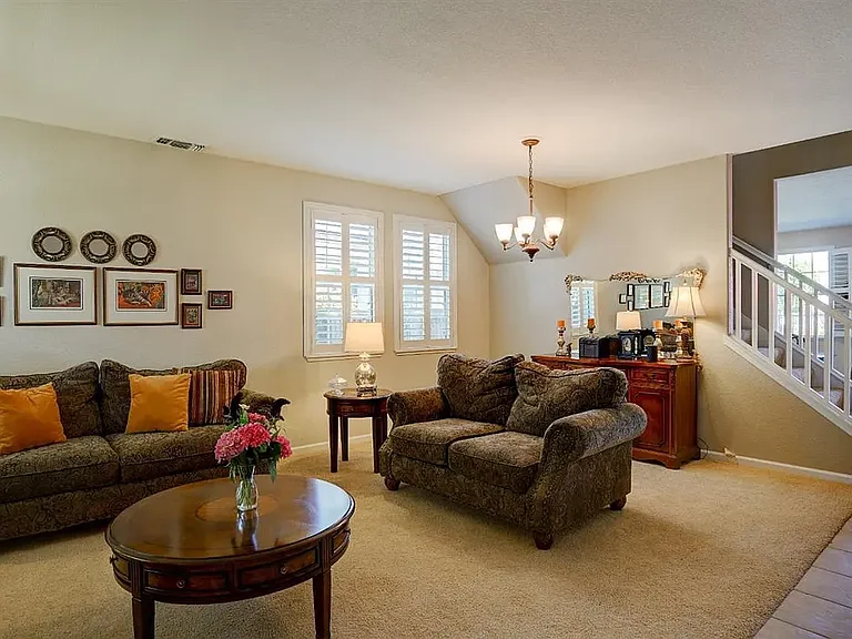 522 Woodlake Dr — Photo 5