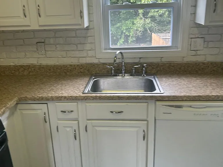 41 Becker Ave — Photo 7