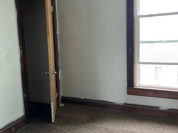 4th image of 2501 Walnut St