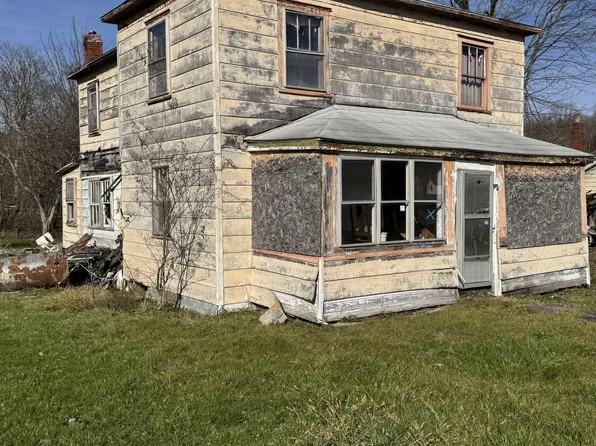 209 Barbour St, Coalton, WV 26257