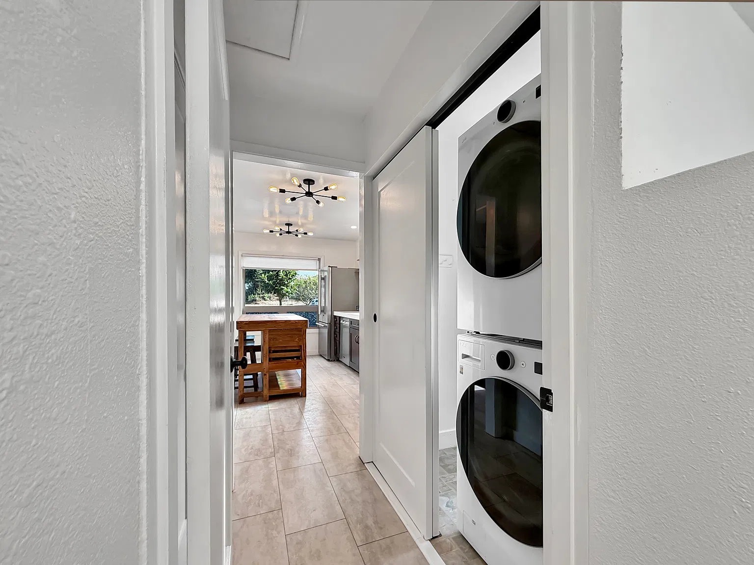 2 bed, 1289 sqft, $4,500 — Photo 4