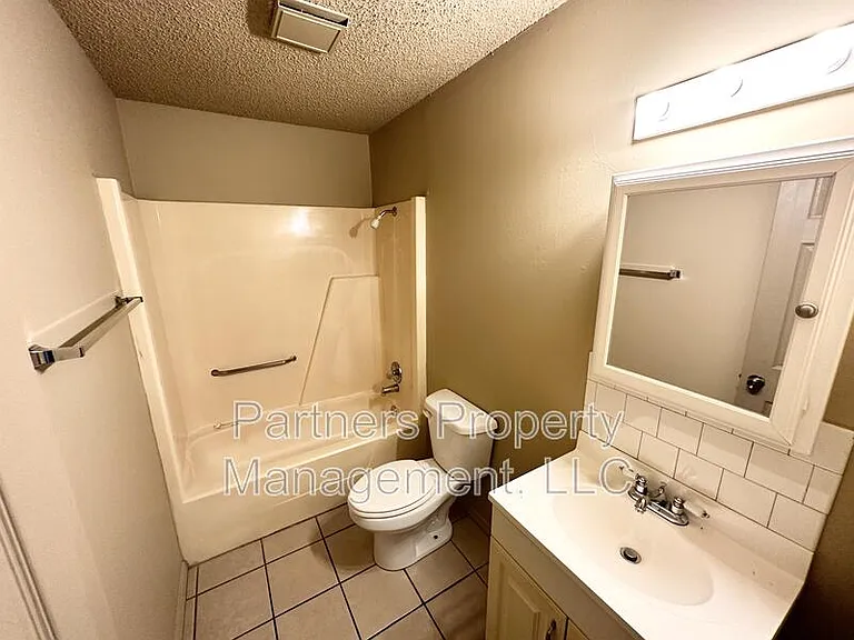 97 Pine Ave #3 — Photo 13