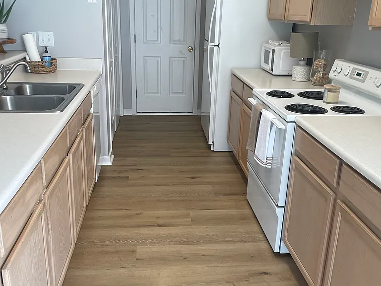 410 Mosswood Ct — Photo 10