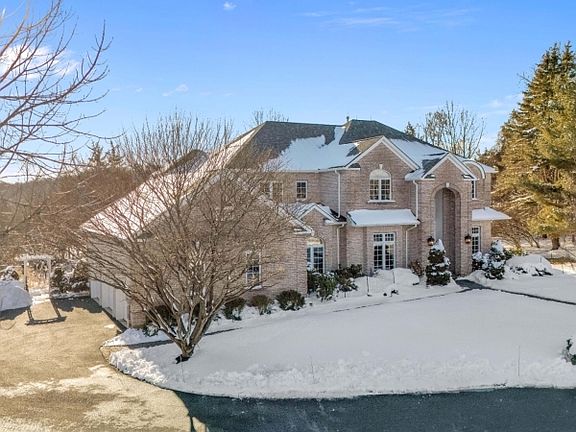 4th image of 4 Downing Ct