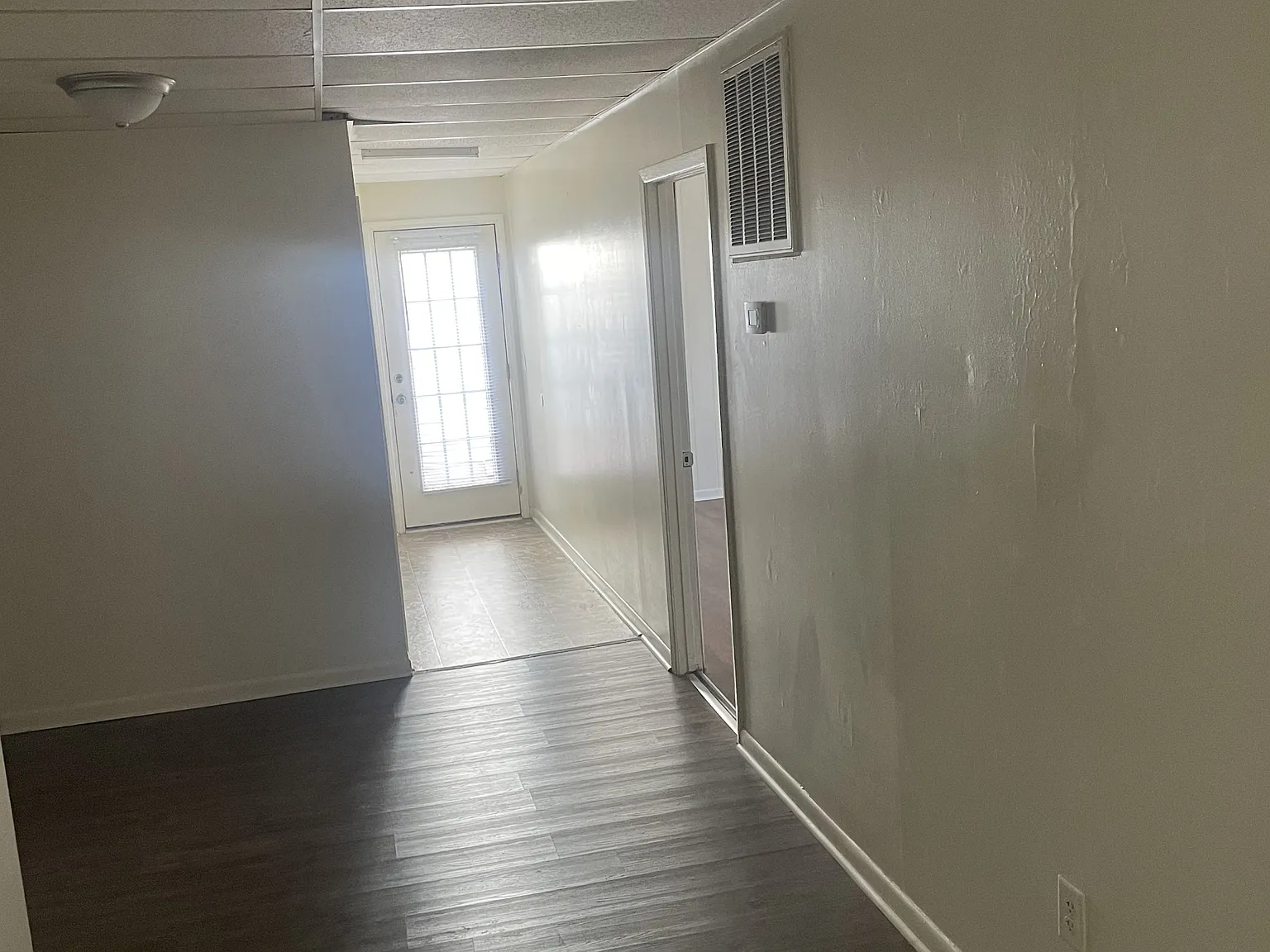 Imbush Flats - 18030- APT 4 — Photo 1