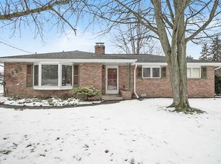 2125 Avalon Cir, Bay City, MI 48708