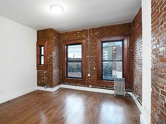 4th image of 475A Hicks St APT 3R