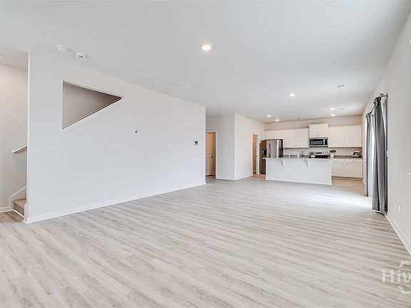 2nd image of 105 Windrush Pines Pines
