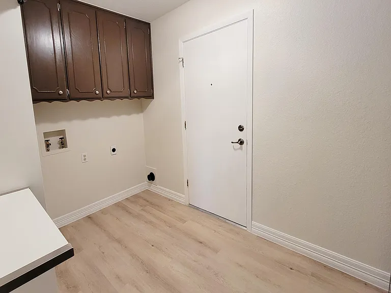 720 Huntwich Dr — Photo 15