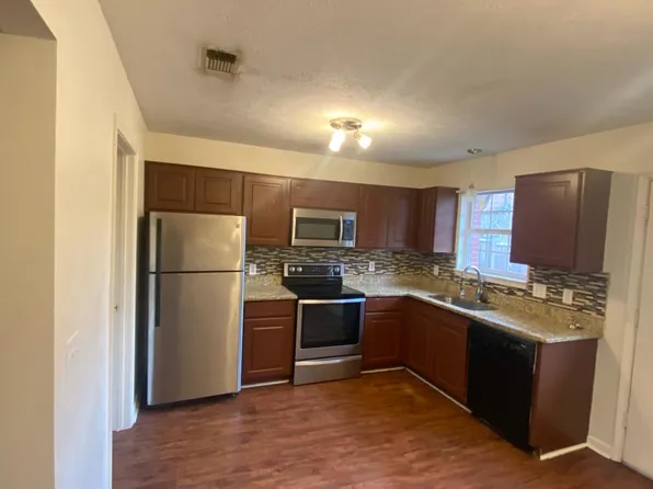 1301 Louisville St #37, Starkville, MS 39759