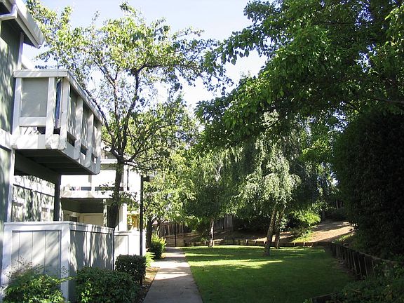 5th image of 2900 Redwood Pkwy #29