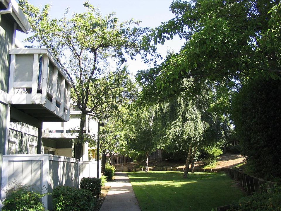 1st image of 2900 Redwood Pkwy #73