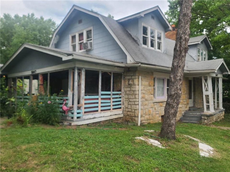1st image of 5647 Euclid Ave