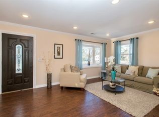 241 Oak Dr, Middlesex, NJ 08846