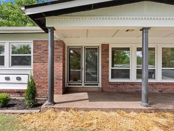 2nd image of 3265 Hermoso Dr