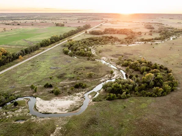 0 W Parallel Rd, Arlington, KS 67514