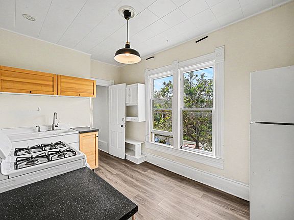 3rd image of 302 N Bannock St #B