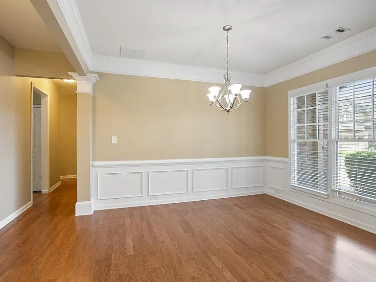 434 Reynoldston Way — Photo 2