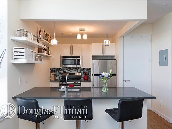 3rd image of 226 15th St APT 4E