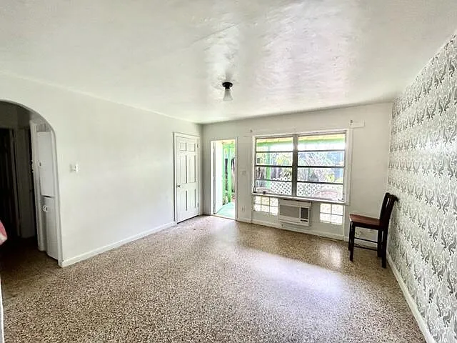 2 bed, 1.0 bath, 1370 sqft, $1,850 — Photo 2
