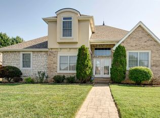 1009 E Gaslight Dr, Springfield, MO 65810