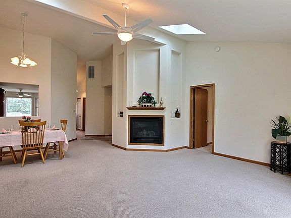 4th image of 3814 Sandalwood Dr