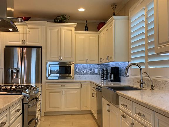 3rd image of 183 E Lemon Ln