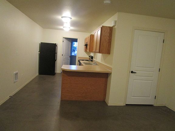 2nd image of 1005 Apex Ln #4