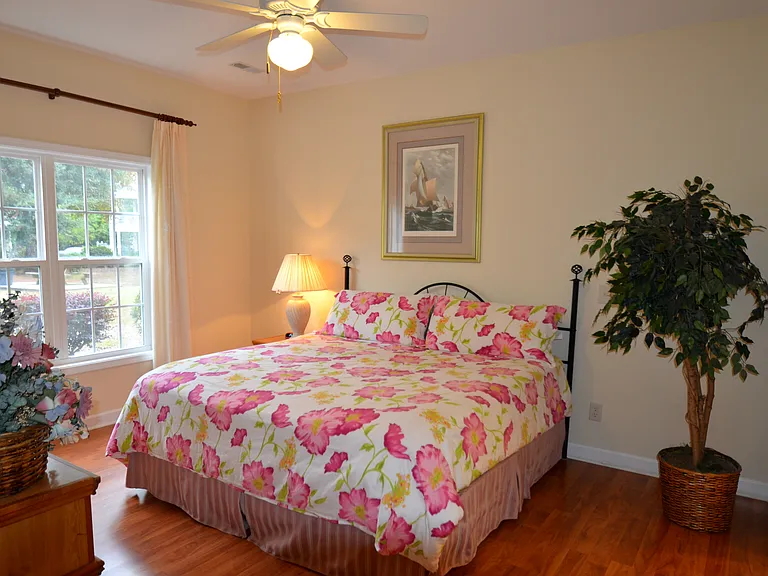 908 Resort Cir #703 — Photo 10