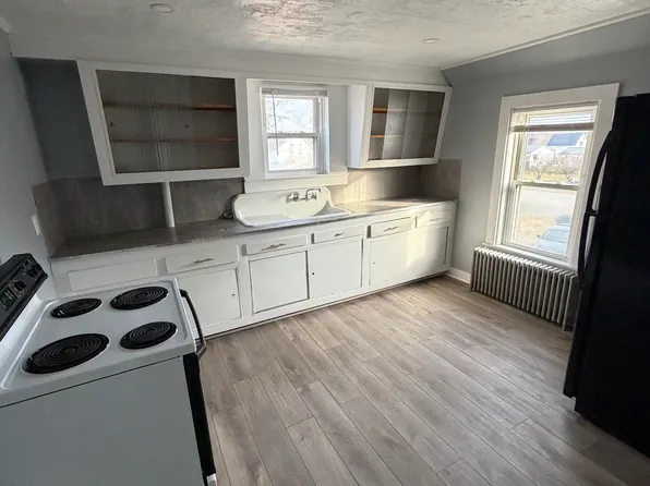 19 Cedar St #2, East Millinocket, ME 04430