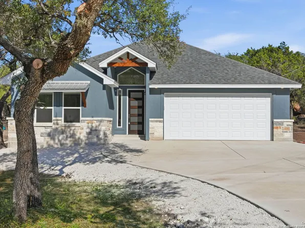 1169 Johnson Rd, Canyon Lake, TX 78133