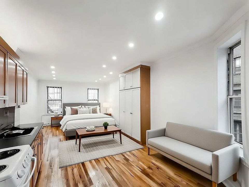 1st image of 527 W 48th St APT 3re