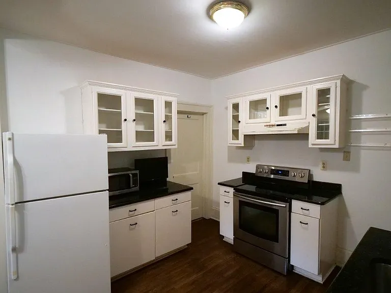 1110 E Worthington Ave — Photo 9