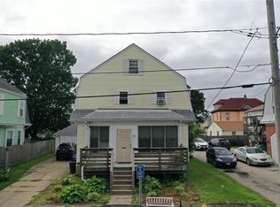 17 Oswald St, Pawtucket, RI 02861