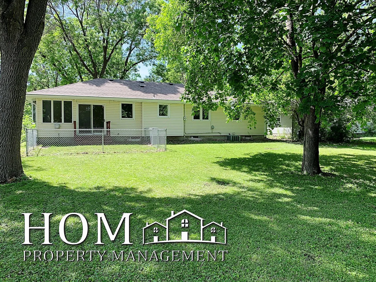 Available December 1st - 3 Bedroom/1.5 Bathroom House — Photo 2