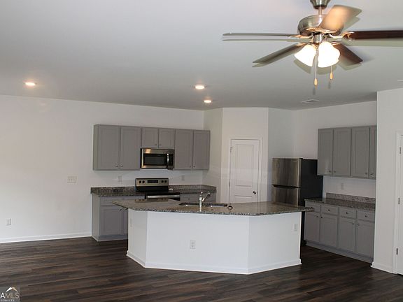 4th image of 9220 Golfview Cir