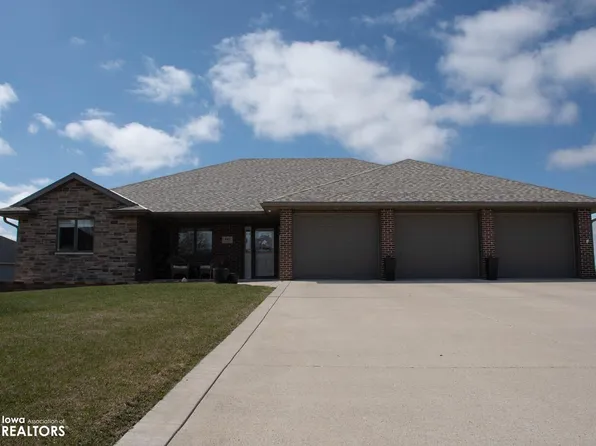 842 Brookdale Dr, Carroll, IA 51401