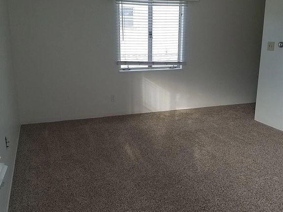 2nd image of 473 E Ave