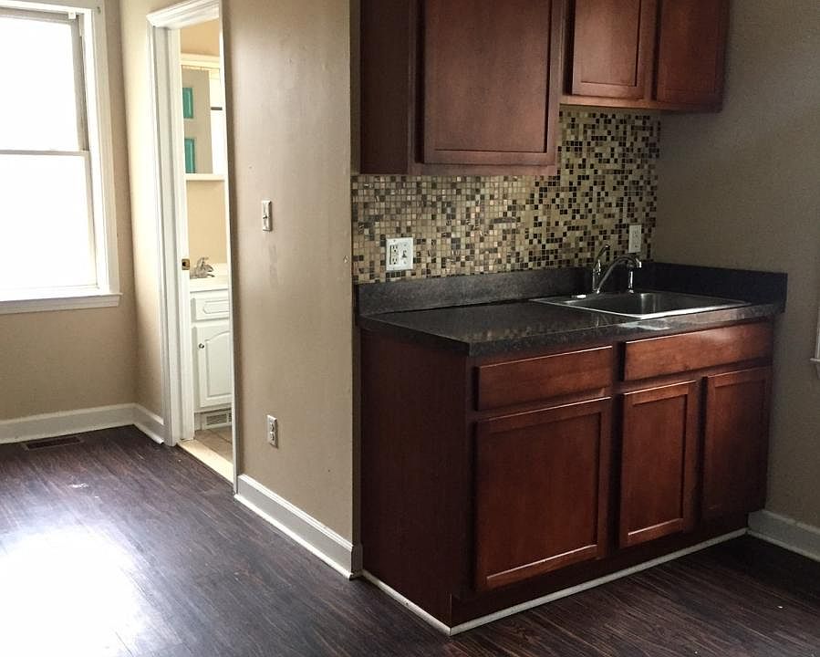 1st image of 1905 W Grand Blvd APT 1B