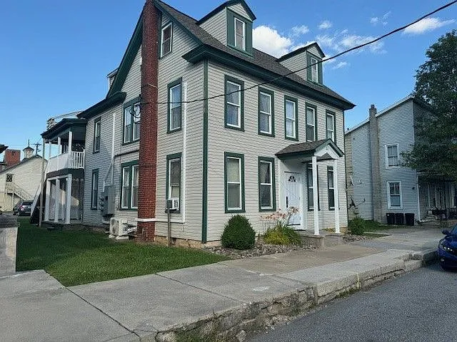 212 N Railroad St #2 — Photo 12