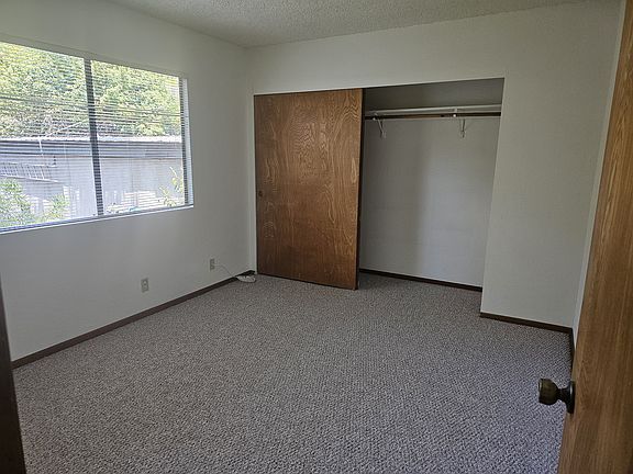 5th image of 1615 Olive St #C