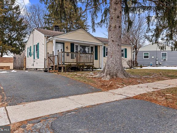 3rd image of 244 Cumberland Rd