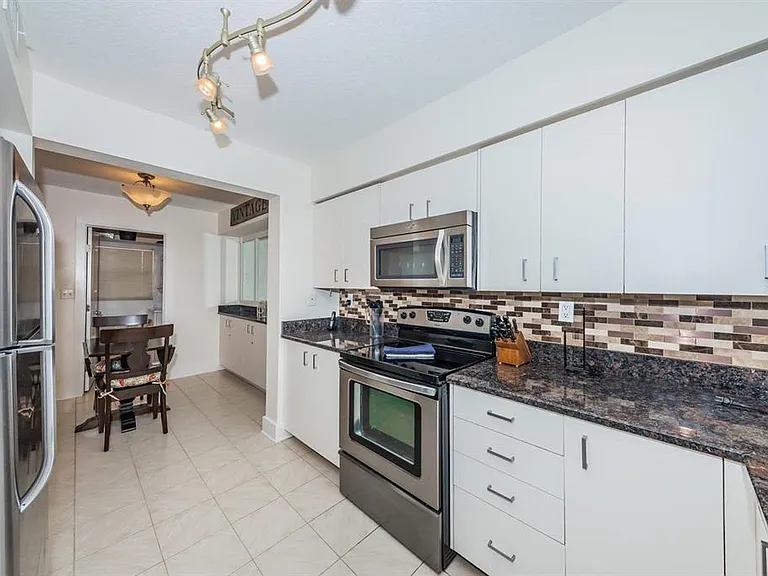 6083 Bahia Del Mar Cir #460 — Photo 5
