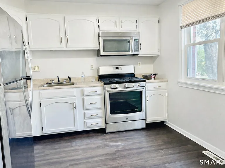 16 E Gate Ln #16 — Photo 6