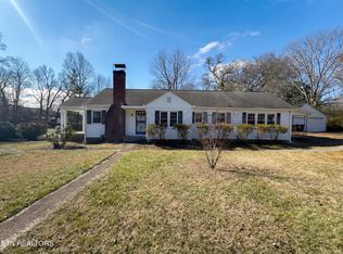 5513 Lake Shore Dr, Knoxville, TN 37920