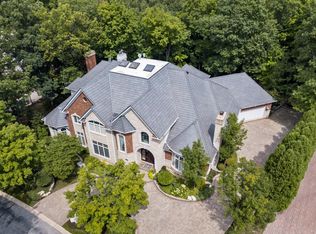 9601 Pacific Ct, Burr Ridge, IL 60527