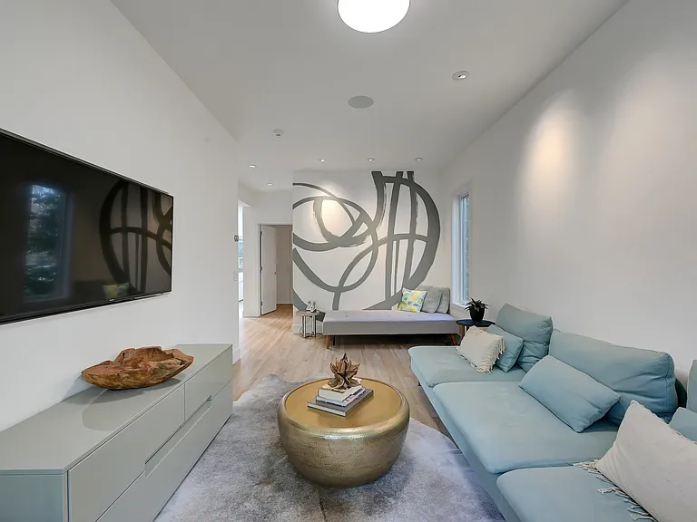 9 Todd Dr — Photo 8