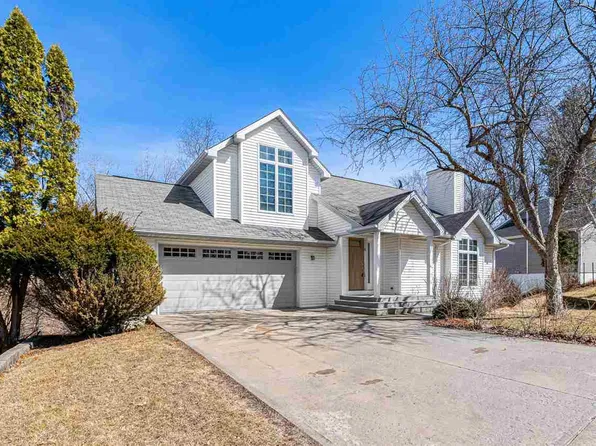 1526 Buresh Ave, Iowa City, IA 52245