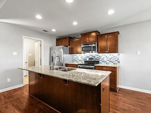 5th image of 5008 Clover Brook Dr