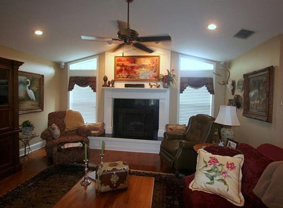 5th image of 1002 E Highland Dr